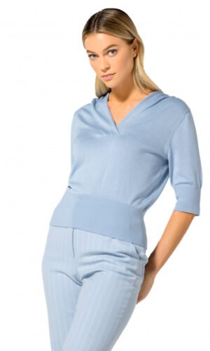 Caroline Biss Fijn Gebreide Pull Elegant Schouderdetail Licht Blauw
