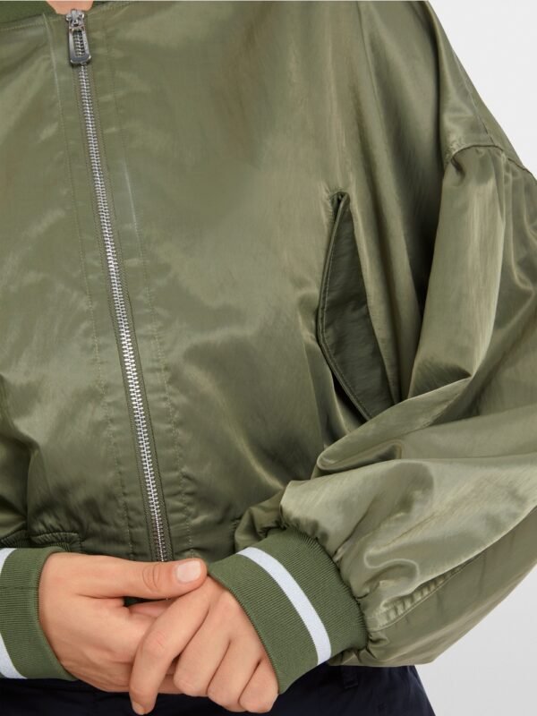 MarcCain Eigentijds Bomberjack YS3106W25 Deep Olive - Afbeelding 4
