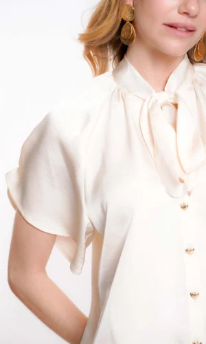 geisha-dames-blouse-met-satijne-look-en-strikdetail_800x1200_69633