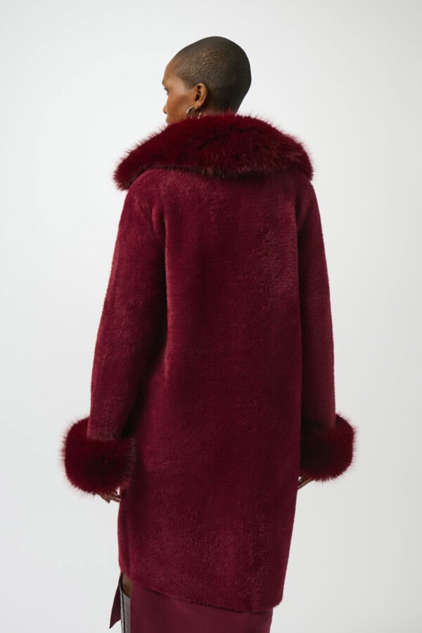 Joseph Ribkoff Feather Yarn & Faux Fur Jas Model 243923F25Merlot - Afbeelding 5