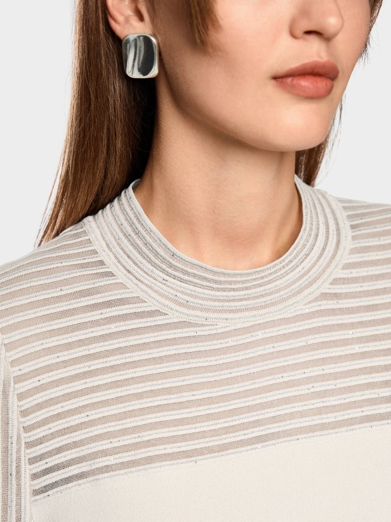 Marc Cain Fijngebreide Trui Pailletten ZC4151M49 Smoke - Afbeelding 2