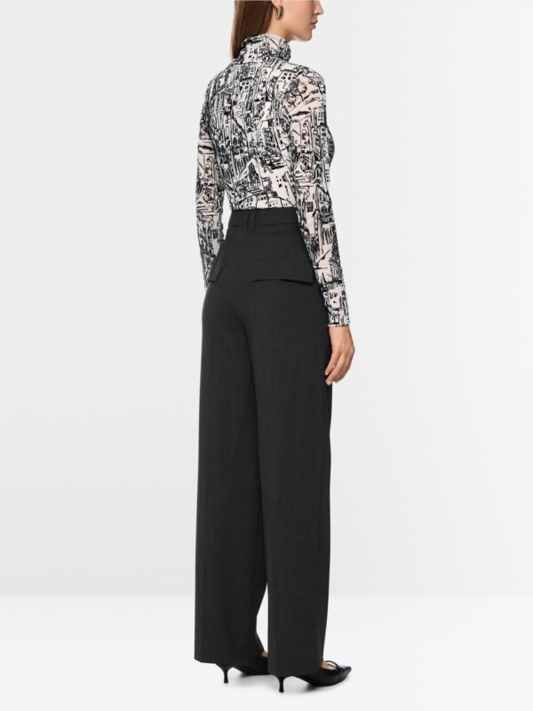 Marc Cain Longsleeve Top CITY Motief ZC4812J41 Smoke - Afbeelding 4