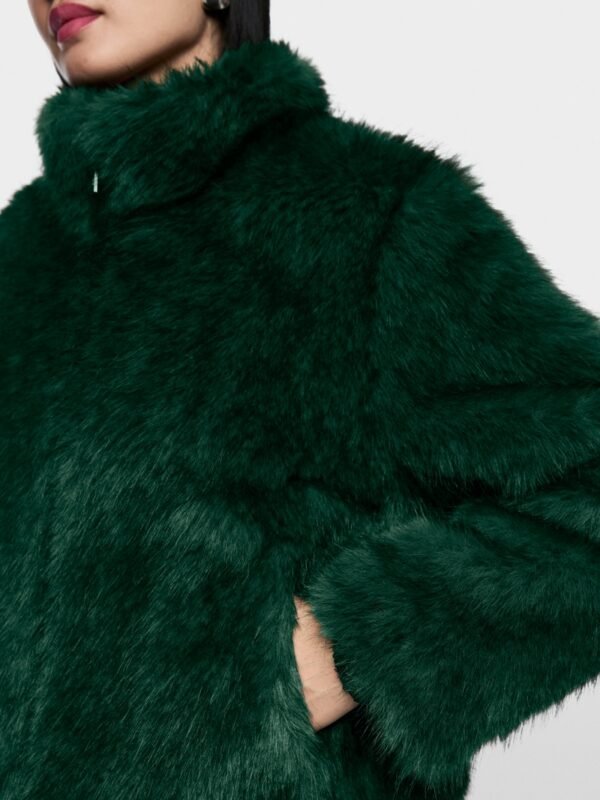 MarcCain Knusse Jas Fake Fur ZC1207W64 Dark Jade Green - Afbeelding 4