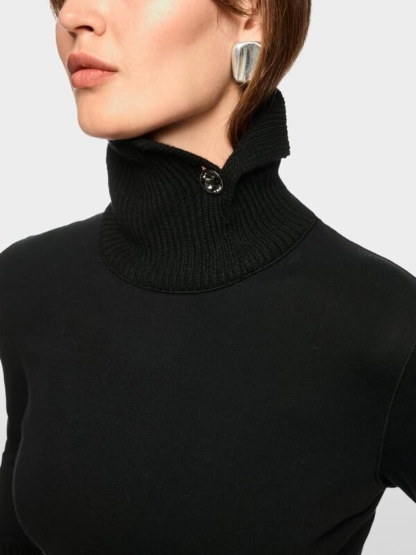 MarcCain Longsleeve Gebreide Kraag Sierknoop ZC 48.44 J15 Zwart - Afbeelding 3