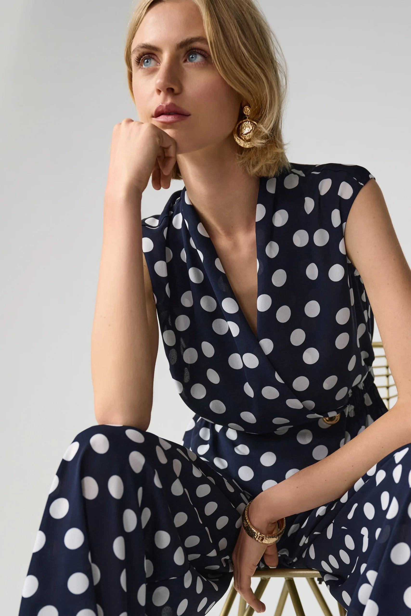 Joseph Ribkoff Stippenprint Wrap Top Gouden Knopen 261250 Midnight Blue 2229 - Afbeelding 4